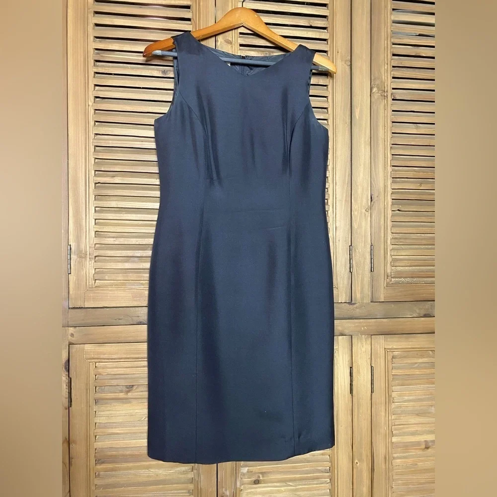 Talbots black silk/wool SOFT,Classic,scoop neck,sleeveless,pleated bottom SZ-6